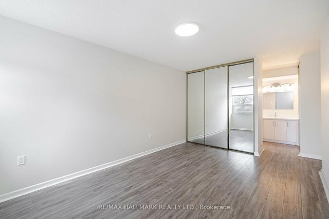 208 - 121 Ling Rd, Condo with 2 bedrooms, 2 bathrooms and 1 parking in Toronto ON | Image 4