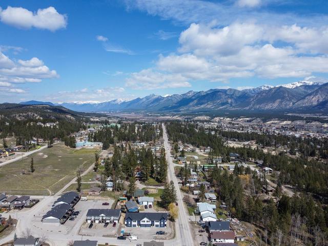 1 - 1311 Westside Park Drive, House attached with 3 bedrooms, 3 bathrooms and null parking in Invermere BC | Image 19