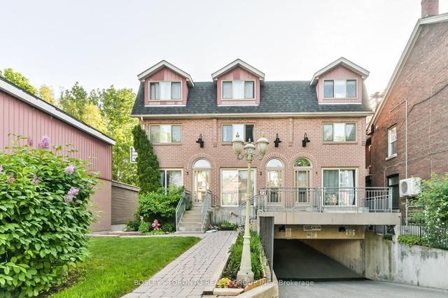 th16 - 32 Curzon St, Townhouse with 3 bedrooms, 1 bathrooms and 1 parking in Toronto ON | Image 1
