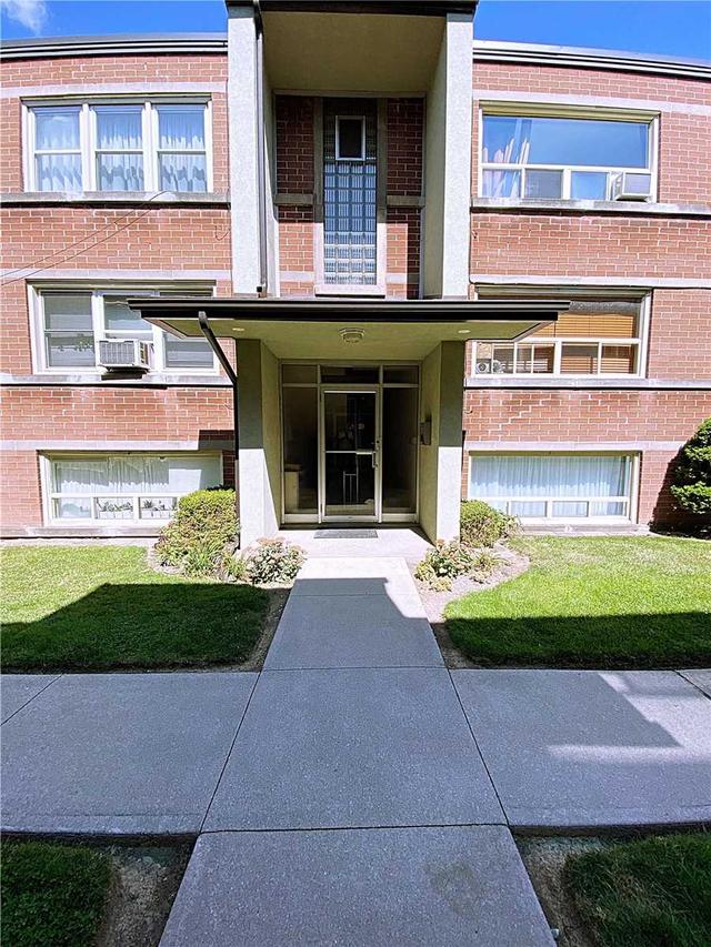19 - 223 Macnab St S, Condo with 2 bedrooms, 1 bathrooms and 0 parking in Hamilton ON | Image 1