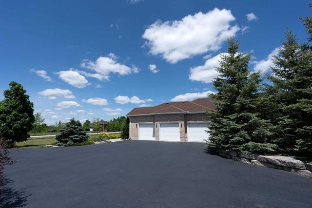 2250 Kean Hill Dr, House detached with 4 bedrooms, 3 bathrooms and 13 parking in Milton ON | Image 33