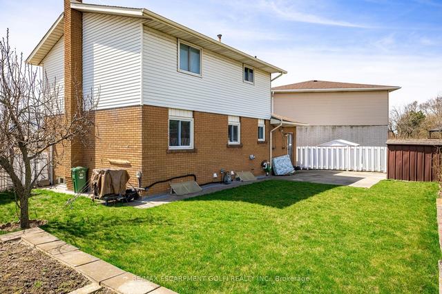22 Crown Crt, House detached with 3 bedrooms, 2 bathrooms and 2 parking in Hamilton ON | Image 32