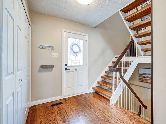 28 Bent Oak Circ, House detached with 3 bedrooms, 2 bathrooms and 2 parking in Mississauga ON | Image 36