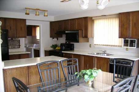 58 Napanee St, House detached with 4 bedrooms, 3 bathrooms and 4 parking in Brampton ON | Image 2