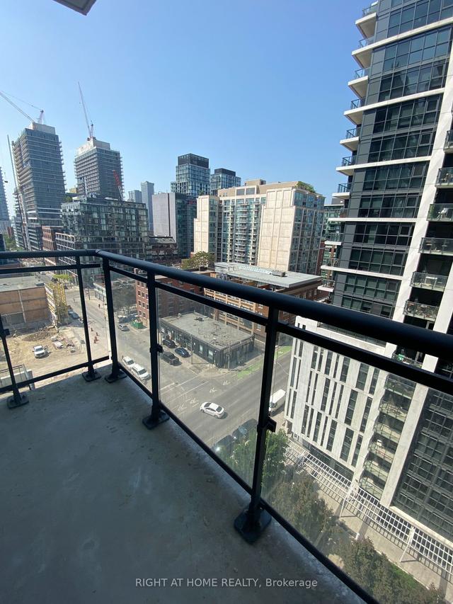 1216 - 460 Adelaide St E, Condo with 2 bedrooms, 2 bathrooms and 1 parking in Toronto ON | Image 7