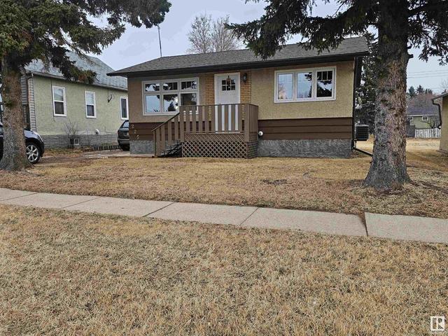 225 6 St, House detached with 2 bedrooms, 1 bathrooms and null parking in Thorhild County AB | Image 1
