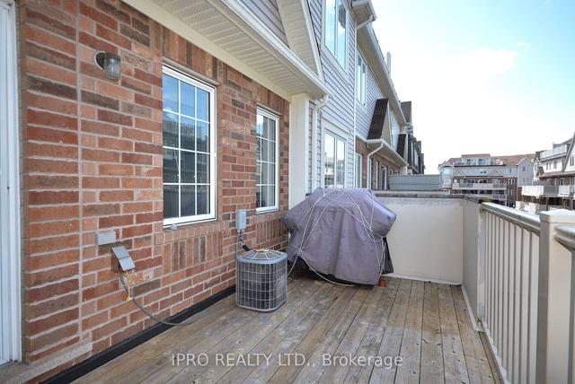 5 - 619 Dundas St W, Townhouse with 2 bedrooms, 2 bathrooms and 2 parking in Mississauga ON | Image 4
