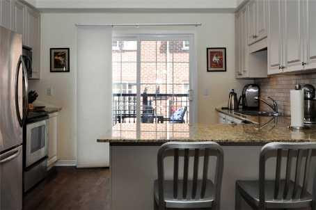 th2 - 101 The Queensway Ave, Townhouse with 3 bedrooms, 2 bathrooms and 1 parking in Toronto ON | Image 4