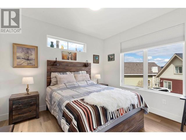 6749 La Palma Loop, House detached with 3 bedrooms, 2 bathrooms and 2 parking in Central Okanagan West BC | Image 11