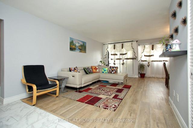 1706 - 3 Massey Sq W, Condo with 2 bedrooms, 1 bathrooms and 1 parking in Toronto ON | Image 13