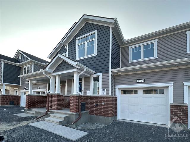 2474 Watercolours Way, Townhouse with 3 bedrooms, 3 bathrooms and 2 parking in Ottawa ON | Image 2
