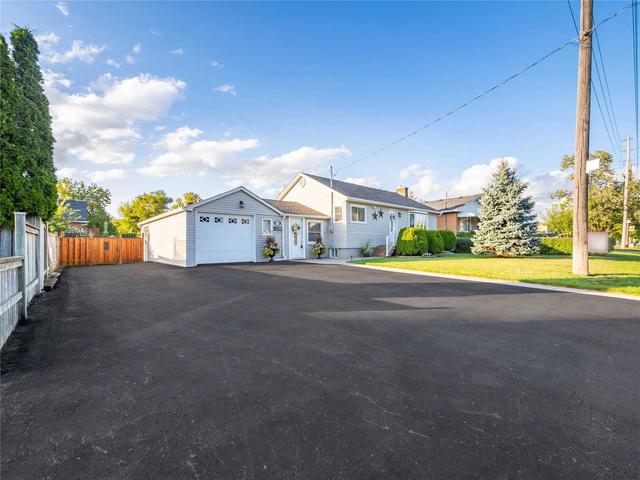 2367 Mountainside Dr, House detached with 2 bedrooms, 2 bathrooms and 7 parking in Burlington ON | Image 1