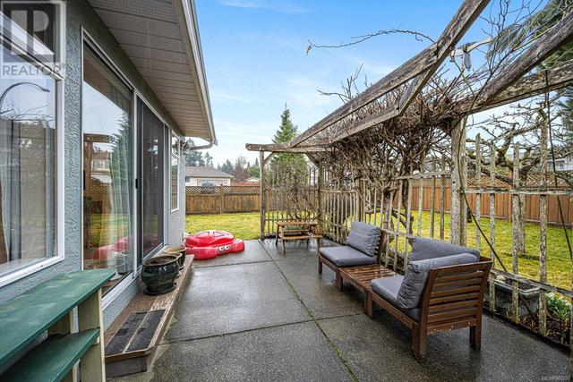 1746 Valley View Dr, House detached with 3 bedrooms, 2 bathrooms and 4 parking in Courtenay BC | Image 32