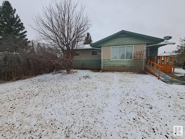 4916 49 Av, House detached with 4 bedrooms, 1 bathrooms and null parking in Vilna AB | Image 2