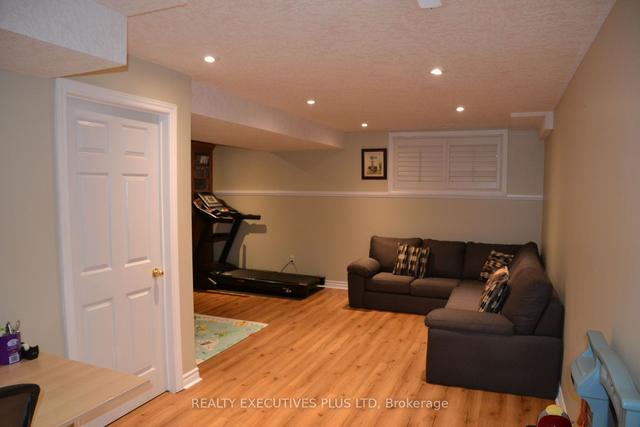 119 Frances Ave W, House attached with 3 bedrooms, 3 bathrooms and 6 parking in Hamilton ON | Image 22