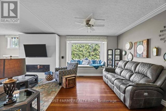 4420 Perth 20 Line S, Home with 0 bedrooms, 1 bathrooms and 10 parking in Perth South ON | Image 30