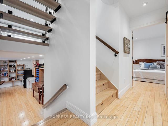 68 Shrewsbury Sq, House detached with 4 bedrooms, 2 bathrooms and 5 parking in Toronto ON | Image 16