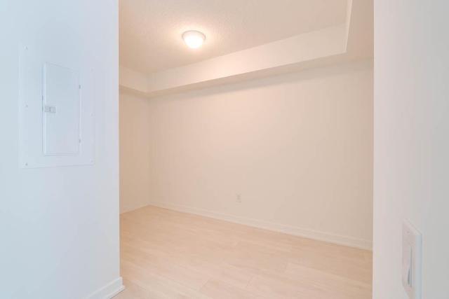 1011 - 15 Singer Crt, Condo with 1 bedrooms, 2 bathrooms and 1 parking in Toronto ON | Image 12