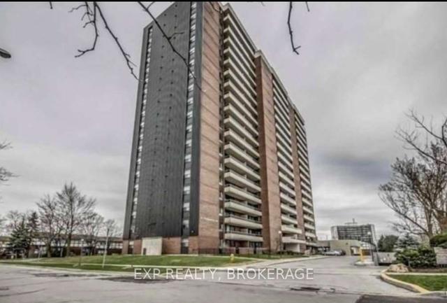 1006 - 15 Torrance Rd, Condo with 1 bedrooms, 1 bathrooms and 1 parking in Toronto ON | Image 2
