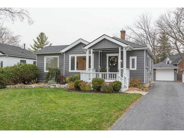 1377 Birch Ave, House detached with 3 bedrooms, 2 bathrooms and 3 parking in Burlington ON | Image 1