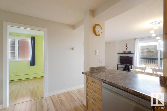 601 - 9715 110 St Nw, Condo with 2 bedrooms, 1 bathrooms and null parking in Edmonton AB | Image 11