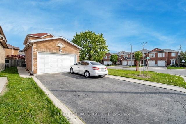 181 Cresthaven Rd, House detached with 3 bedrooms, 3 bathrooms and 5 parking in Brampton ON | Image 23