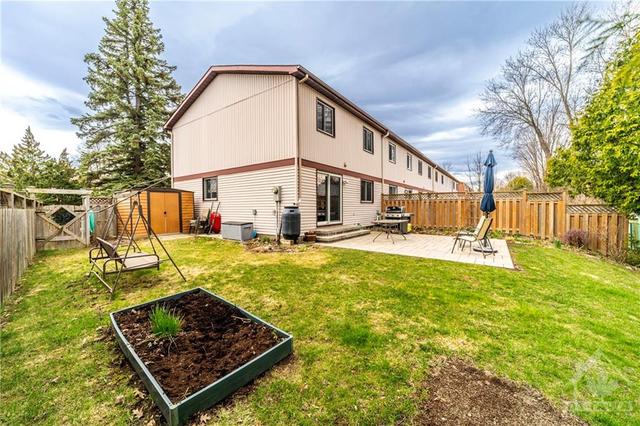 582 Seyton Drive, Townhouse with 3 bedrooms, 2 bathrooms and 2 parking in Ottawa ON | Image 26