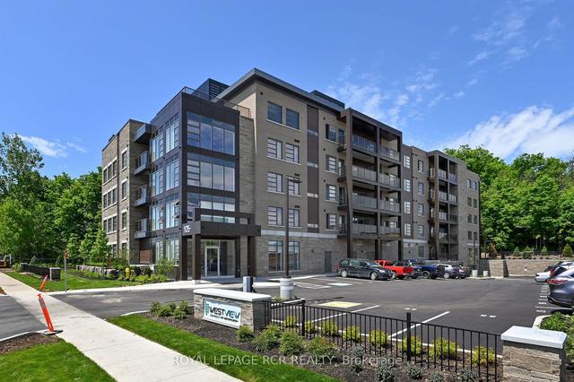 107 - 105 Spencer Ave, Condo with 2 bedrooms, 2 bathrooms and 1 parking in Orangeville ON | Image 1
