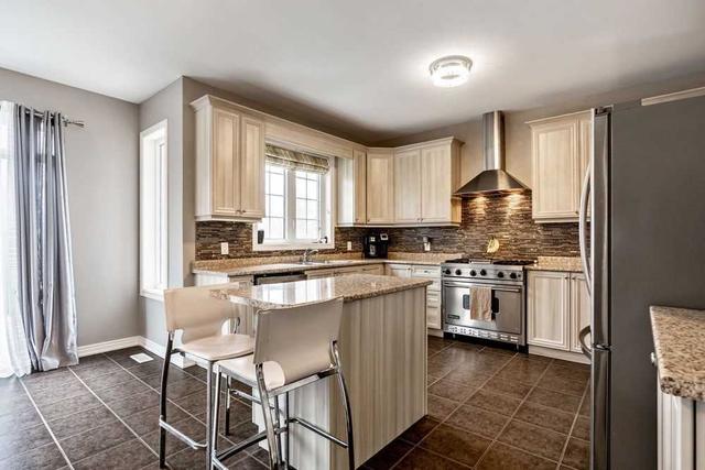 8926 Tristar Cres, House detached with 4 bedrooms, 5 bathrooms and 8 parking in Niagara Falls ON | Image 2