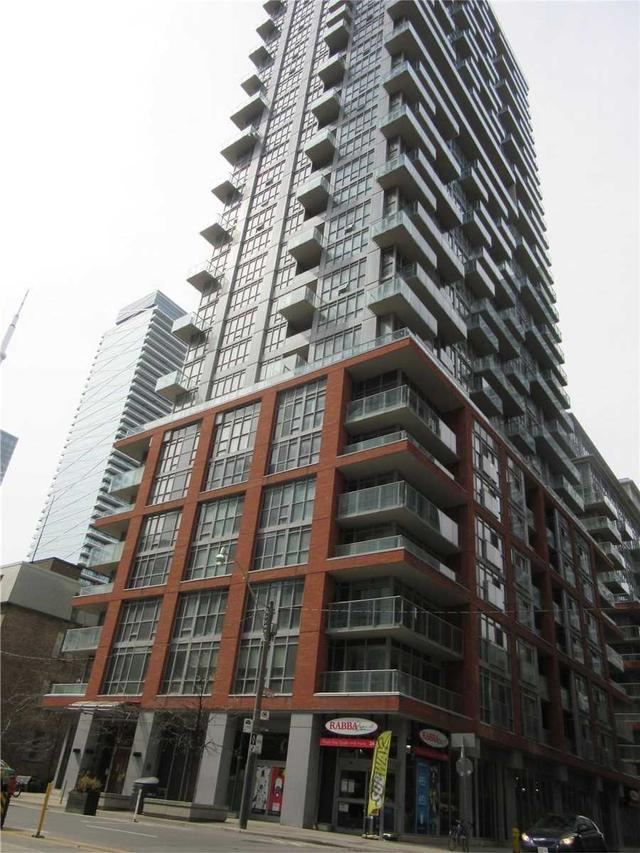1802 - 126 Simcoe St, Condo with 1 bedrooms, 1 bathrooms and 0 parking in Toronto ON | Image 1