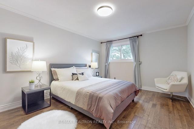 36 Revlis Cres W, House semidetached with 4 bedrooms, 3 bathrooms and 4 parking in Toronto ON | Image 22