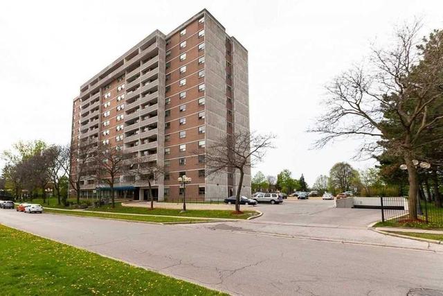 207 - 20 Gilder Dr, Condo with 3 bedrooms, 2 bathrooms and 1 parking in Toronto ON | Image 1