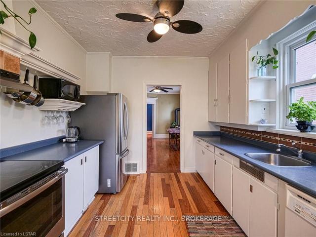15 Southgate St, House detached with 2 bedrooms, 1 bathrooms and 2 parking in London ON | Image 15