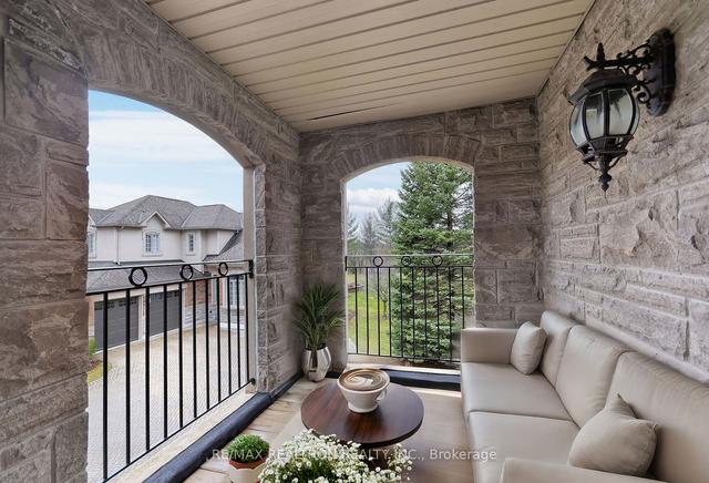10 Kendrick Cres, Townhouse with 2 bedrooms, 4 bathrooms and 4 parking in Aurora ON | Image 13