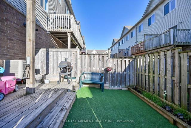 43 Viking Dr, House attached with 2 bedrooms, 2 bathrooms and 3 parking in Hamilton ON | Image 20