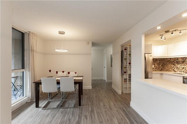 409 - 1300 Mississauga Valley Blvd, Condo with 2 bedrooms, 2 bathrooms and 1 parking in Mississauga ON | Image 5