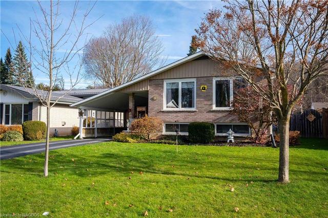 157 6th Avenue E, House detached with 3 bedrooms, 2 bathrooms and 3 parking in Owen Sound ON | Image 1