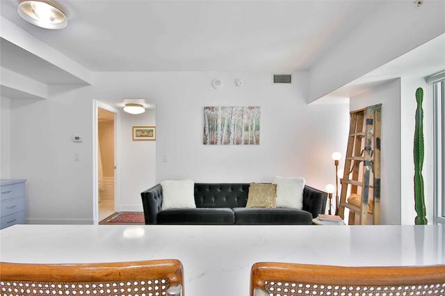 515 - 955 Bay St, Condo with 2 bedrooms, 1 bathrooms and 1 parking in Toronto ON | Image 8