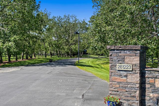 261223 Range Road 35, House detached with 3 bedrooms, 3 bathrooms and 8 parking in Rocky View County AB | Image 2