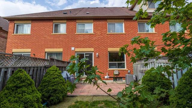 6842 Dillingwood Dr, House attached with 3 bedrooms, 4 bathrooms and 4 parking in Mississauga ON | Image 32