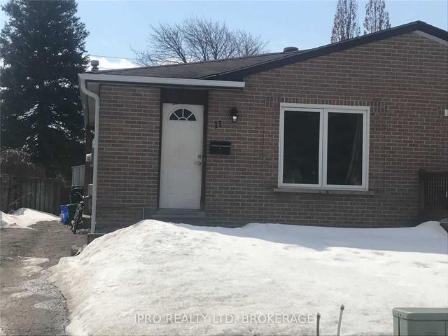 a - 11 College Cres, House semidetached with 3 bedrooms, 4 bathrooms and 4 parking in Barrie ON | Image 2