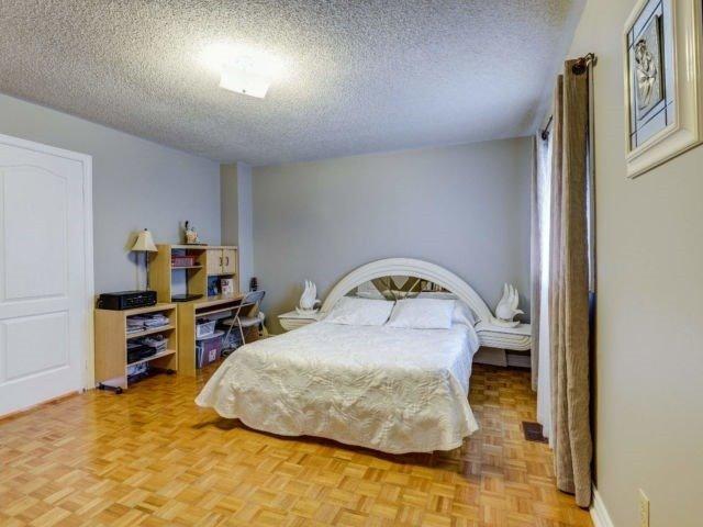 80 Black Oak Dr, House detached with 3 bedrooms, 4 bathrooms and 4 parking in Brampton ON | Image 11