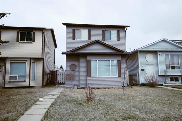 33 Martindale Court Ne, House detached with 3 bedrooms, 2 bathrooms and 3 parking in Calgary AB | Card Image