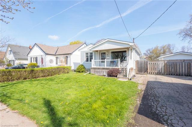 9 Ivy Avenue, House detached with 4 bedrooms, 1 bathrooms and 4 parking in St. Catharines ON | Image 12