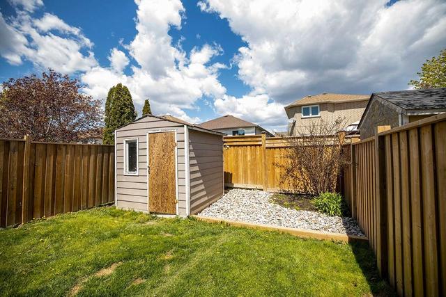 3 Somerscales Dr, House attached with 3 bedrooms, 2 bathrooms and 3 parking in Clarington ON | Image 10