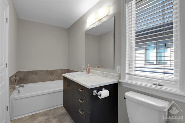 811 Quartet Avenue, Townhouse with 3 bedrooms, 3 bathrooms and 2 parking in Ottawa ON | Image 24