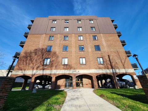 502 - 315 Regent St, Condo with 2 bedrooms, 1 bathrooms and 1 parking in Kingston ON | Card Image