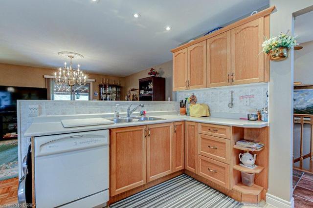 65 Daugaard Avenue, House detached with 3 bedrooms, 2 bathrooms and 4 parking in Brant ON | Image 6