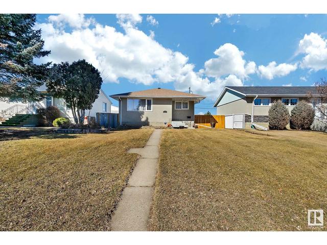 6324 132 Av Nw, House detached with 3 bedrooms, 1 bathrooms and null parking in Edmonton AB | Image 3