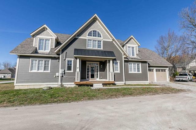 47 Marina Village Dr, Condo with 4 bedrooms, 3 bathrooms and 4 parking in Georgian Bay ON | Card Image